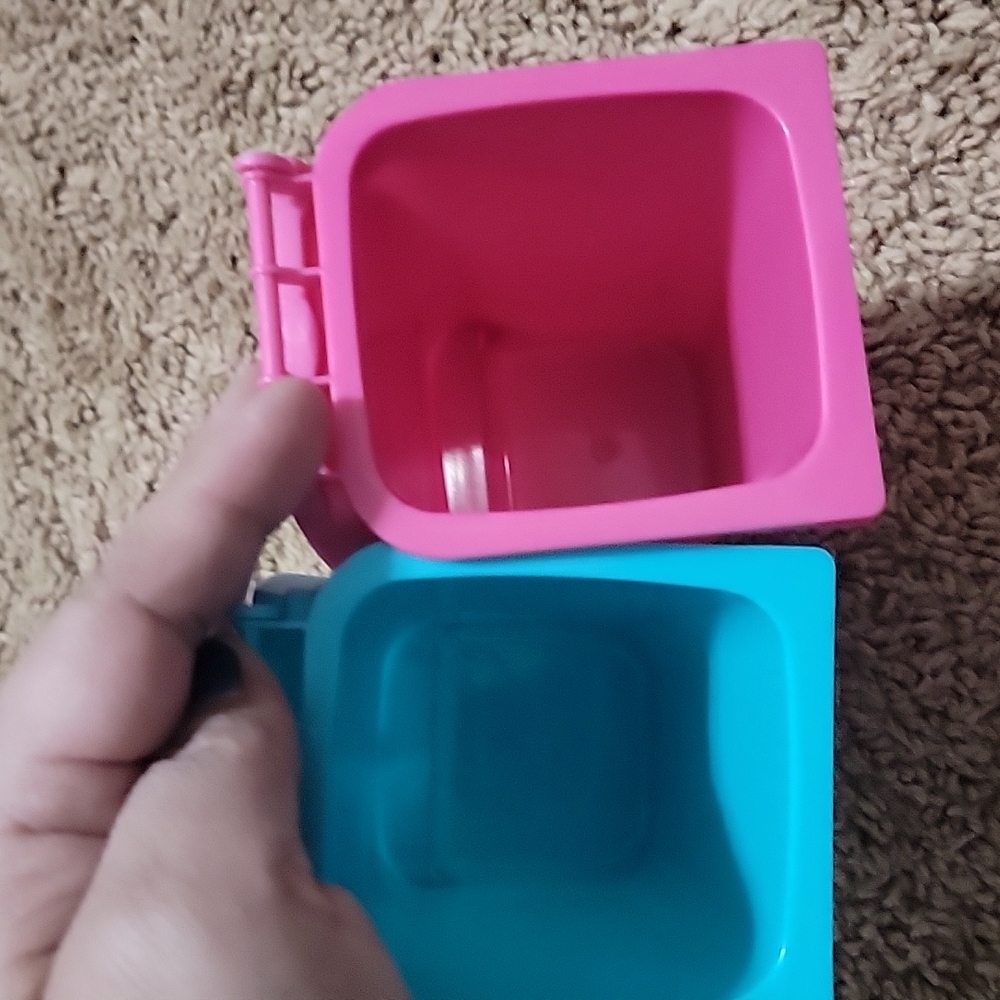 Containers 🎁💝🏷 - Picture 6 of 6